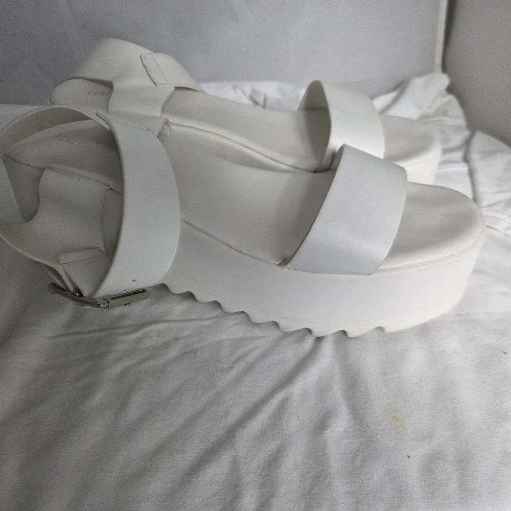 Forever 21 Sandals Womens Size 9 White Platform Wedge Ankle Strap Buckle Shoes